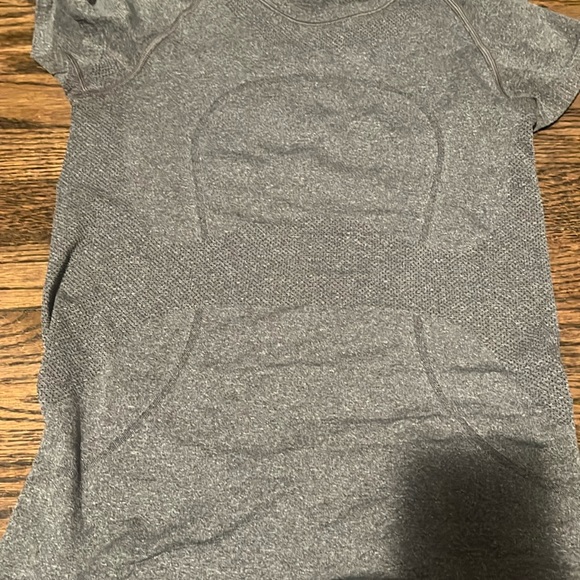Grey lululemon swiftly tech tee - Picture 1 of 2